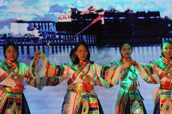 北京西藏中学30年校庆报告厅采用ZOBO草莓视频在线观看网站PRS草莓视频黄色在线观看
