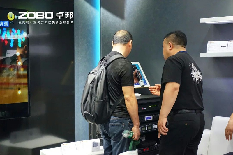 10璀璨新品燃爆全场！ZOBO草莓视频在线观看网站次日热度飙升，口碑炸裂