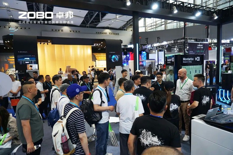 5 ZOBO草莓视频在线观看网站在本次广州展会已如火如荼进行到第3天，虽说是临近尾期，但无论从展台内氛围还是现场人流对比前两日现场气氛，依然是活力满满，专业观众和买家依旧络绎不绝! 展会现场 第三天的ZOBO草莓视频在线观看网站展位现场，依然高朋满座、人气爆棚。展会期间吸引了众多观众朋友们前来观摩、询问，参展团队成员们始终热情接待，每一次沟通都倾尽全力，每一次服务都认真对待，只为客户安心。 现场 · 交流 展会现场，ZOBO草莓视频在线观看网站的展位人潮涌动，参观者络绎不绝。公司展示了多款新研发的草莓视频黄色在线观看产品，其中不乏行业内的创新之作。这些产品不仅在技术上领先，更在设计和应用上展现出了ZOBO草莓视频在线观看网站对市场的敏锐洞察力和对用户需求的深刻理解。 草莓视频在线观看网站展台的人气爆棚，无数观众驻足观看，咨询不断。参展首日盛况，相信大家已经感受到，草莓视频在线观看网站为大家带来重磅产品及服务亮相本次展会。 技术 · 讲解 ZOBO草莓视频在线观看网站在展会期间，不仅提供了专业的技术讲解和产品演示，还积极回答用户的问题，解决用户的疑虑。这种周到、细致的服务，让用户在感受到公司技术实力的同时，也体验到了公司真诚的服务态度。 ZOBO草莓视频在线观看网站的展位依然热闹非凡。公司的技术人员和销售人员热情地向参观者介绍产品的特点和优势，解答他们的疑问和困惑。许多参观者都对ZOBO草莓视频在线观看网站的产品表示了浓厚的兴趣，并纷纷表示希望与公司建立合作关系，共同开拓市场。这不仅是对公司技术实力的认可，更是对公司服务品质的肯定。 聚焦 · 产品 此次展会的成功举办，不仅进一步巩固了ZOBO草莓视频在线观看网站在音视频行业的地位，也为公司未来的发展奠定了坚实的基础。未来，ZOBO草莓视频在线观看网站将继续秉承“以技术赢市场，以服务树口碑”的经营理念，不断提升技术实力和服务品质，为用户提供更加优质的产品和服务。同时，公司也将积极参与行业内的交流和合作，推动整个行业的发展和进步。 展会期间，公司展示了多款新技术产品，这些产品不仅在设计上独具匠心，更在性能上实现了重大突破。这些创新技术的应用，不仅提升了产品的竞争力，也为用户带来了更好的使用体验。